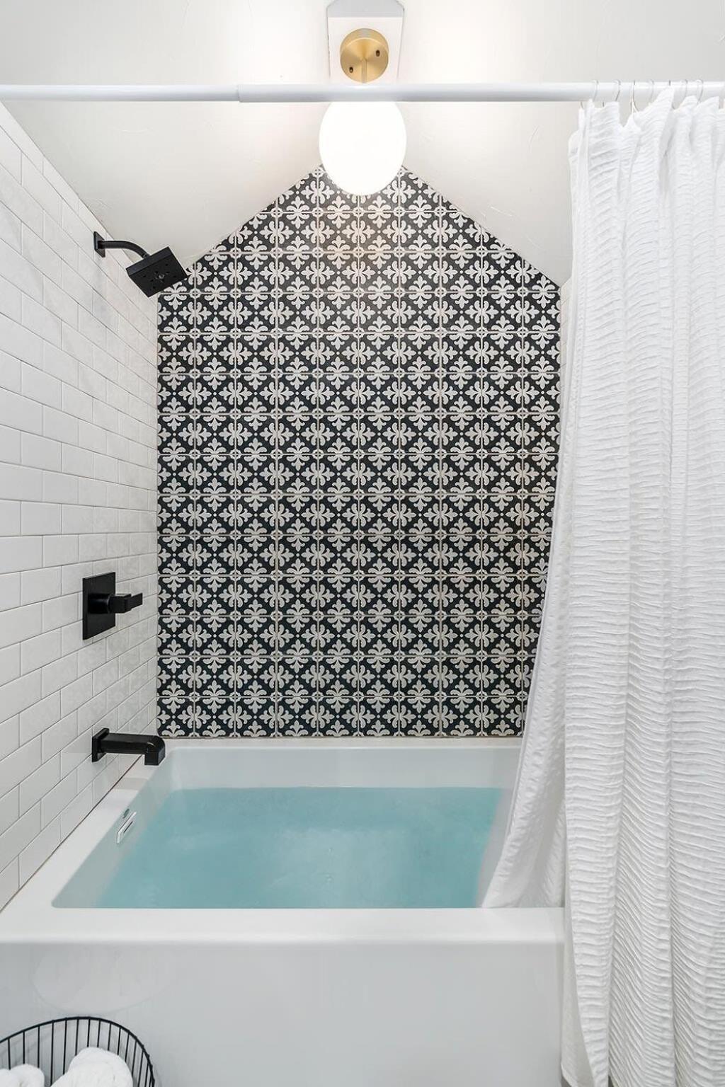 Alley Kat Guesthouse With Private Hot Tub 프레드릭스버그 외부 사진